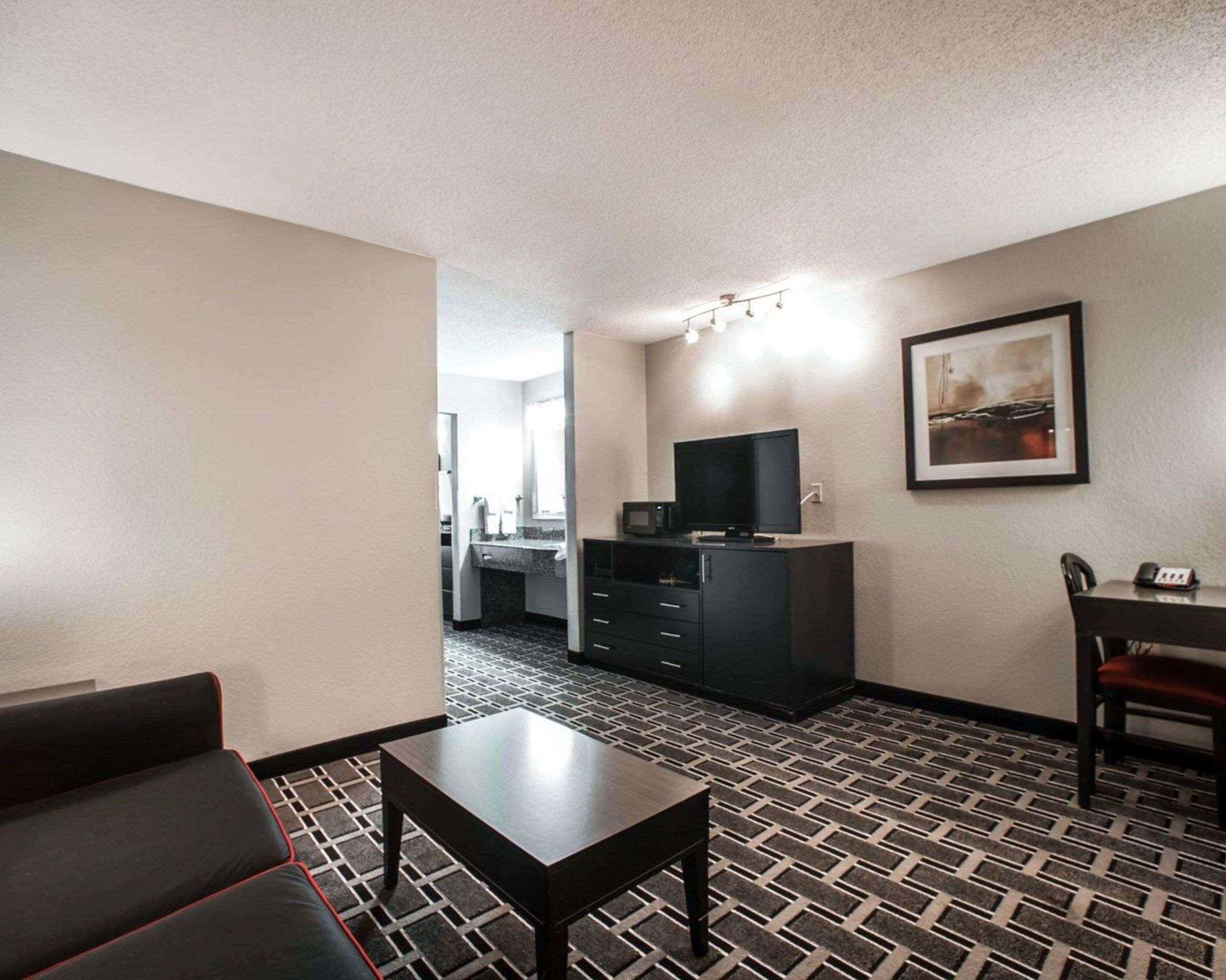 Comfort Suites Nashville Airport - Bna Exterior photo