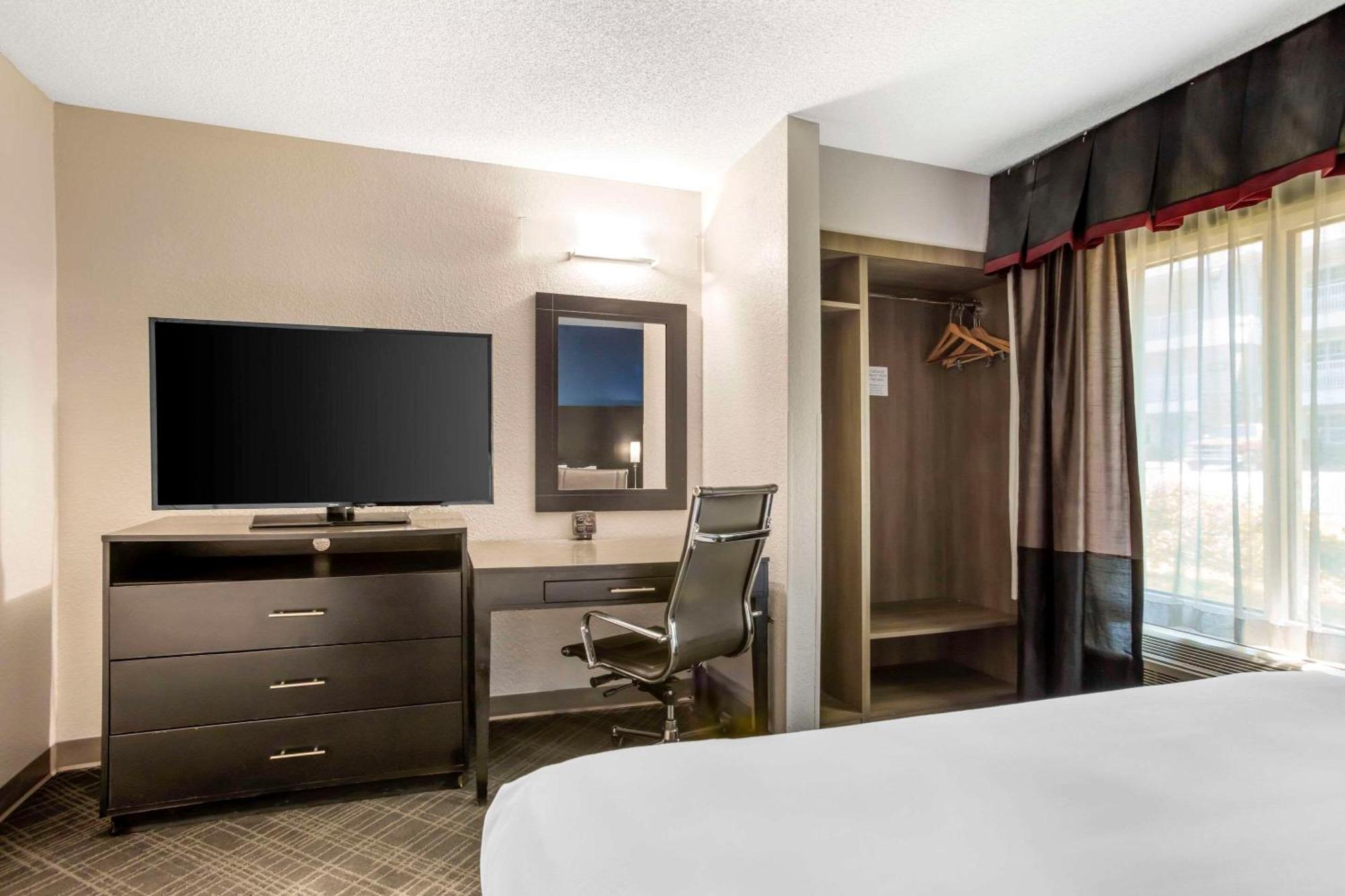 Comfort Suites Nashville Airport - Bna Exterior photo