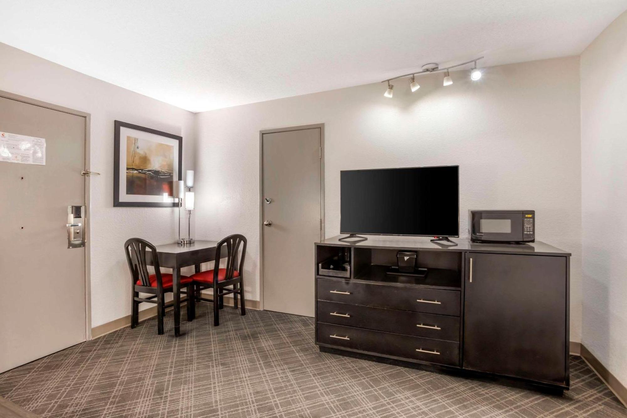 Comfort Suites Nashville Airport - Bna Exterior photo