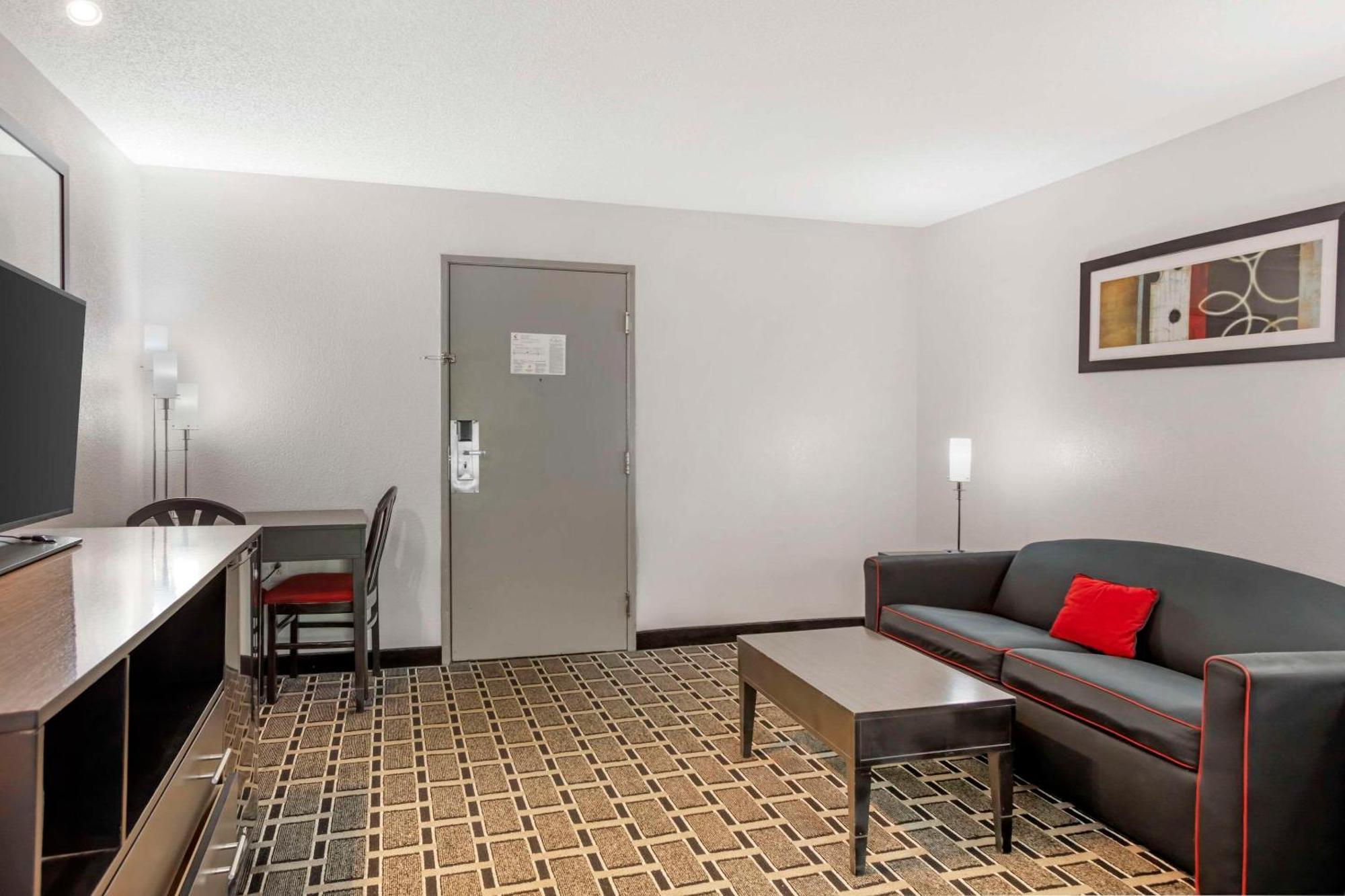 Comfort Suites Nashville Airport - Bna Exterior photo