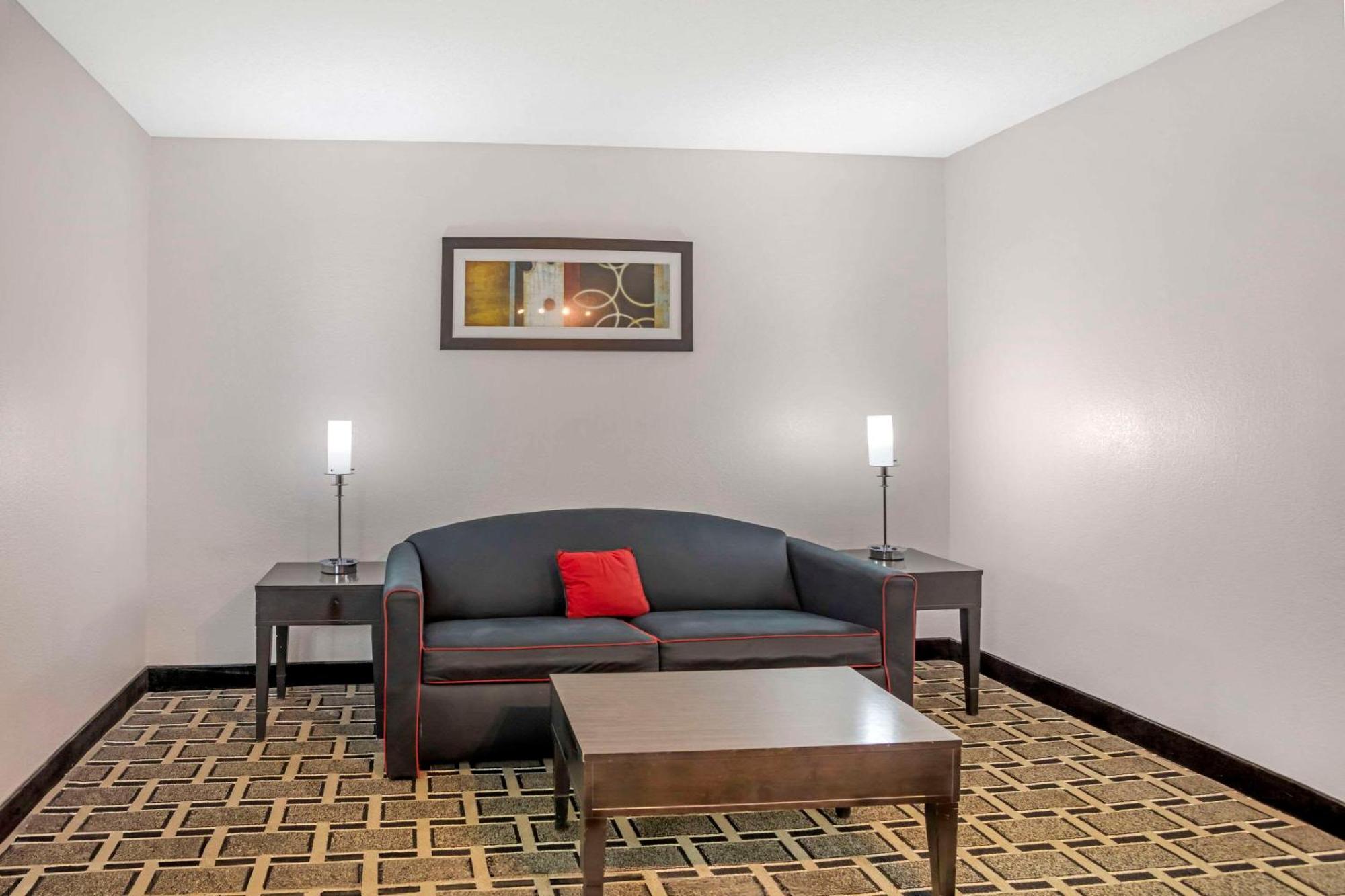 Comfort Suites Nashville Airport - Bna Exterior photo